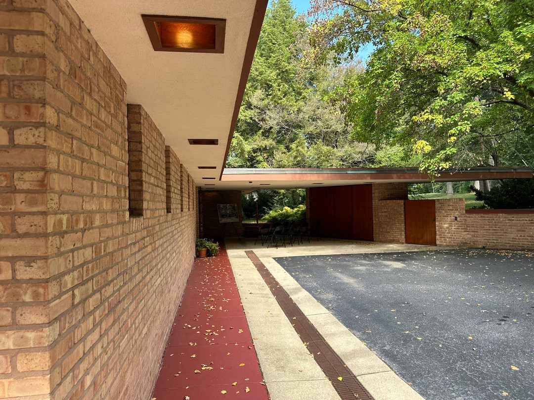 Frank Lloyd Wright's Laurent House-罗克福德必去景点