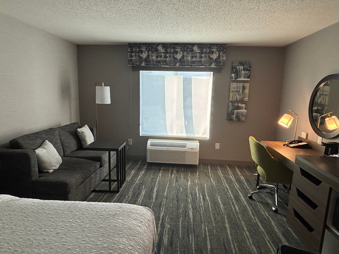 汉普顿宜特艾卡旅主图