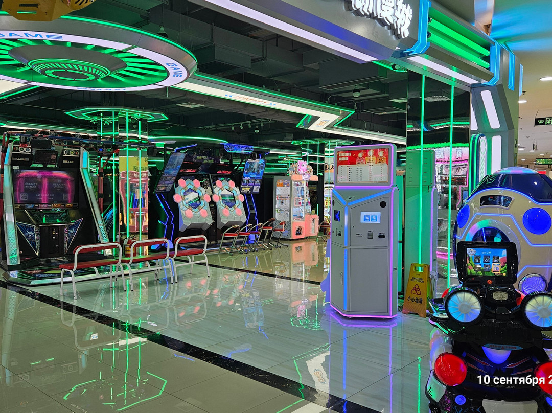 Pineapple Shopping Center-三亚市必去景点