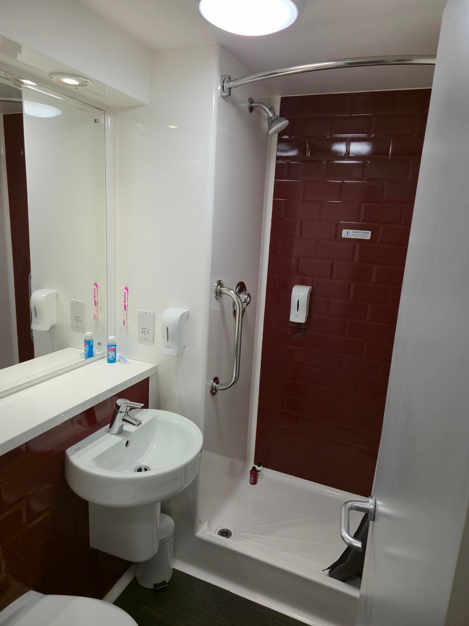 Travelodge Birmingham City Central-浴室