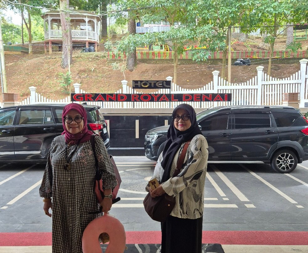 皇家丹奈豪景酒店主图