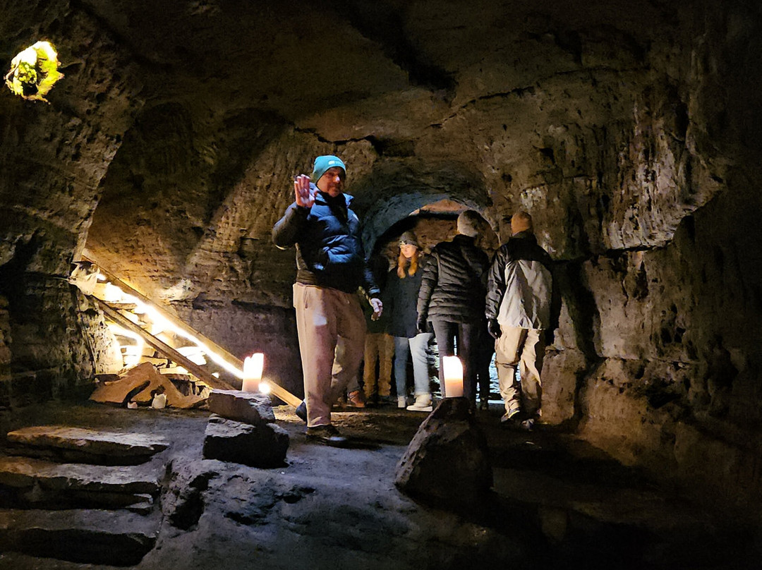 Caves of Hella-海拉必去景点