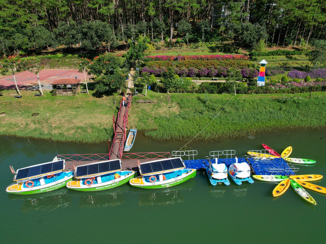 大勒伊顿斯湖渡假村主图