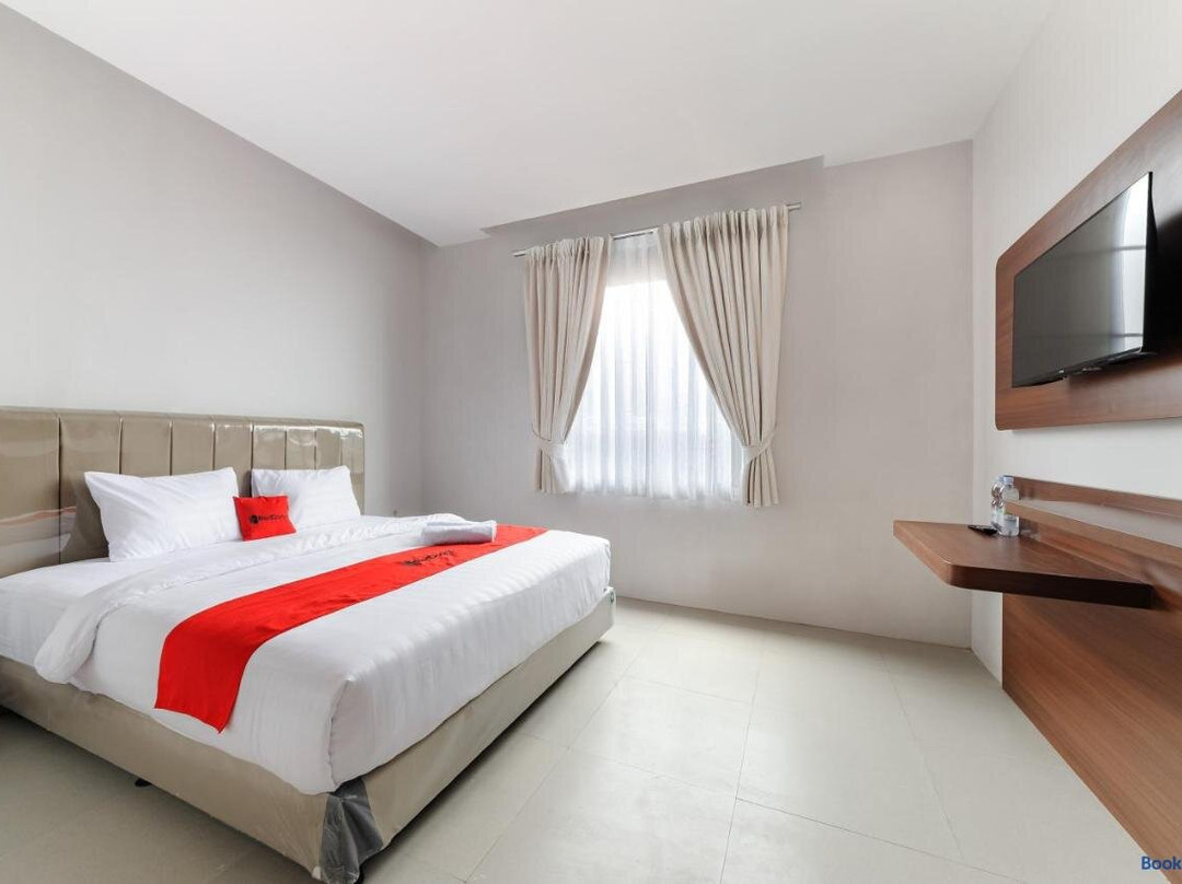 Reddoorz Plus Near Kebun Raya Bogor