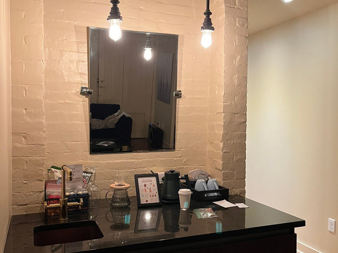 The Francis Hotel主图