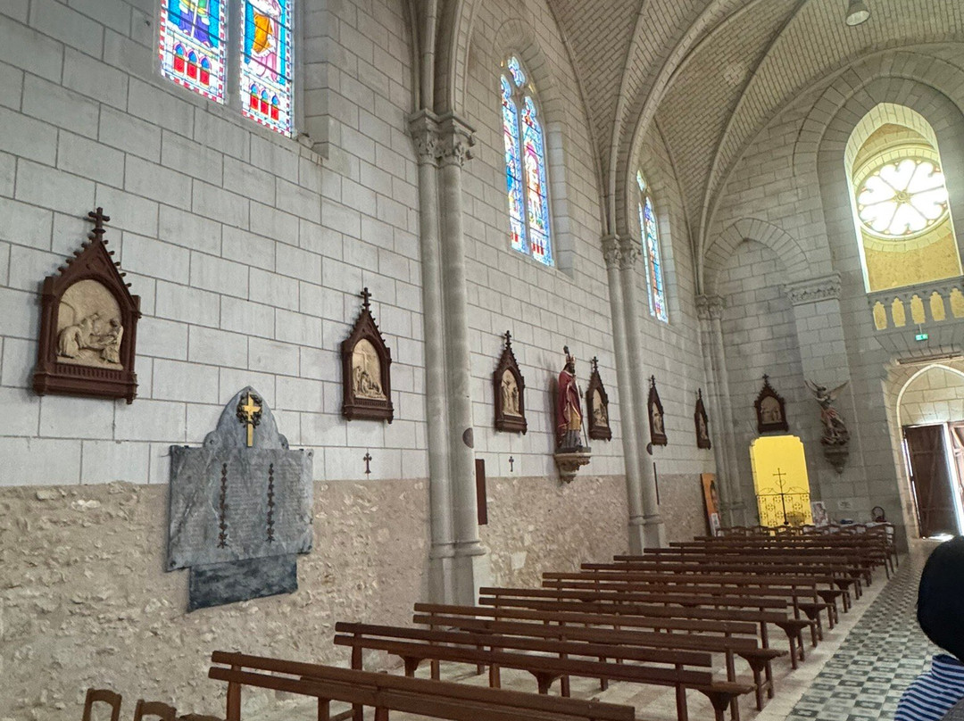 Eglise de la Trinite-Pleumartin必去景点