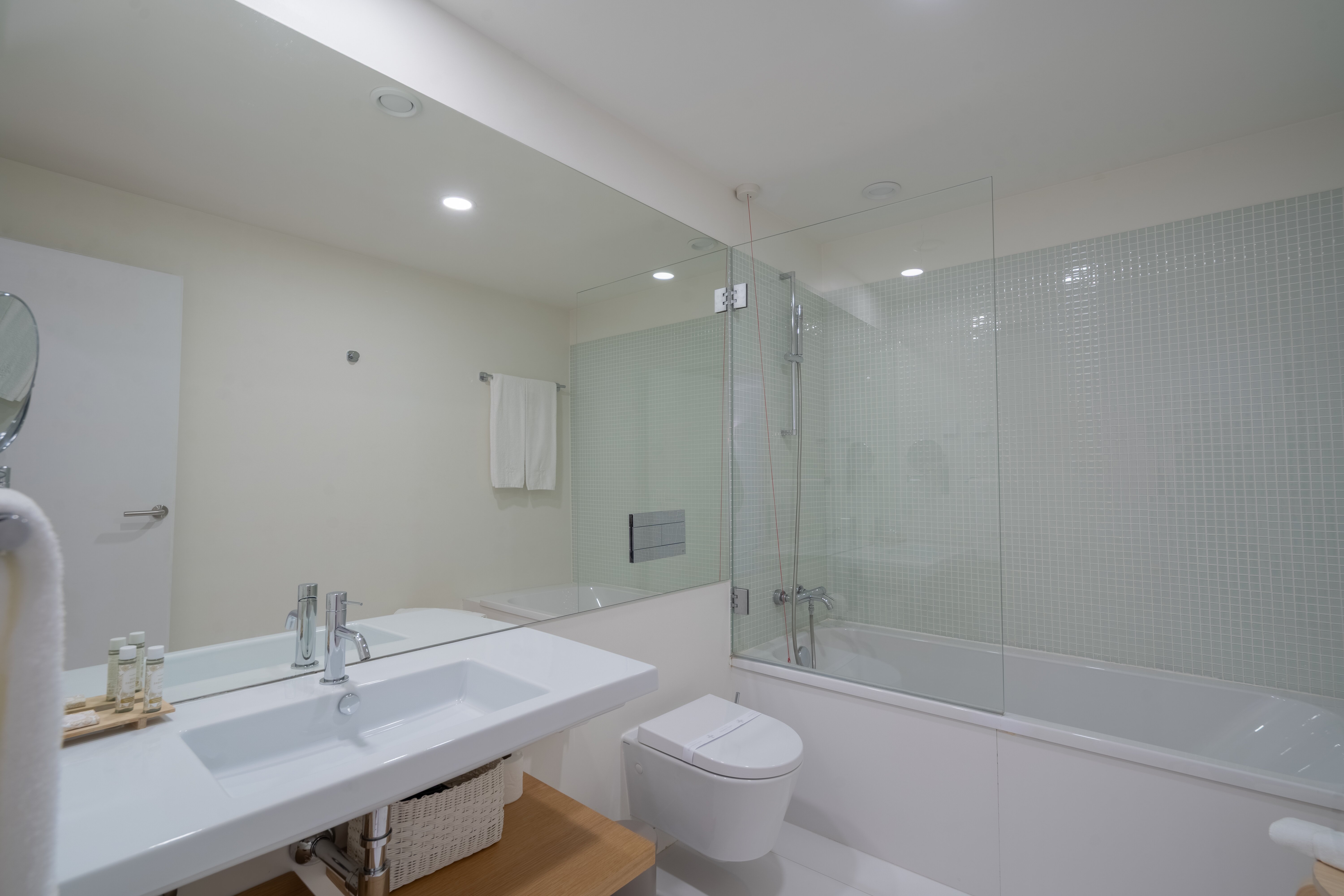 Burgus Tribute & Design Hotel-浴室