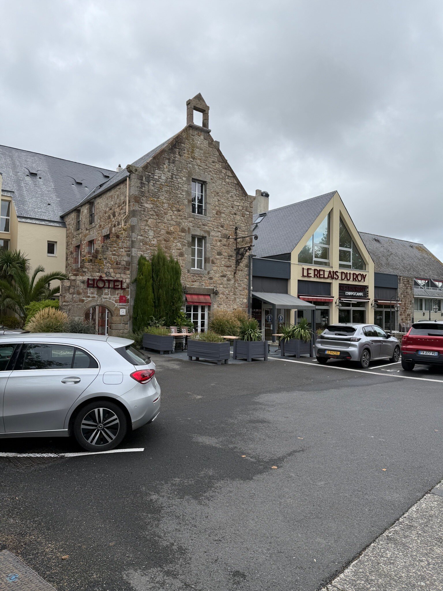 雷莱杜罗伊酒店-官方