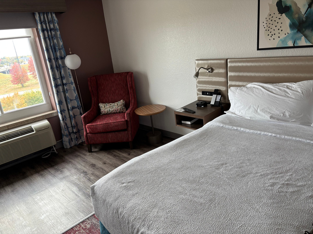 德梅因/厄班戴尔希尔顿花园酒店主图