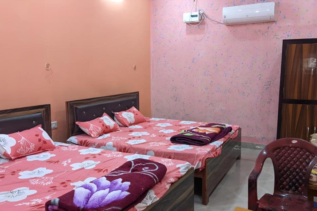 Vagishanand Swami Hariharanand Ashram