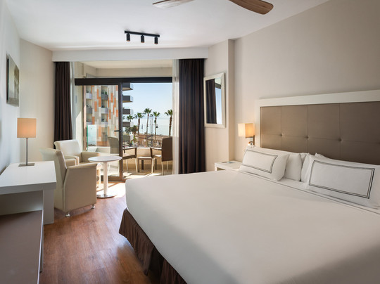 梅里亚太阳海岸酒店主图