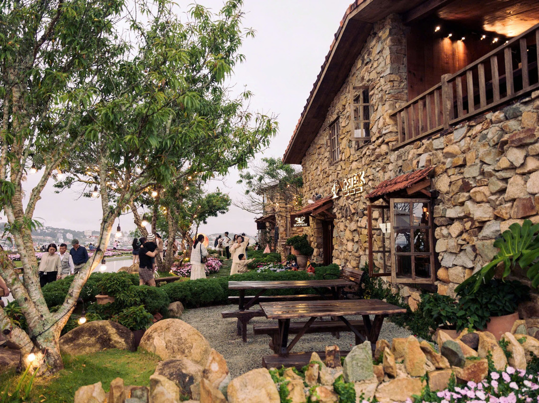 Trạm Ký Ức Cafe - The Memory Stop Dalat