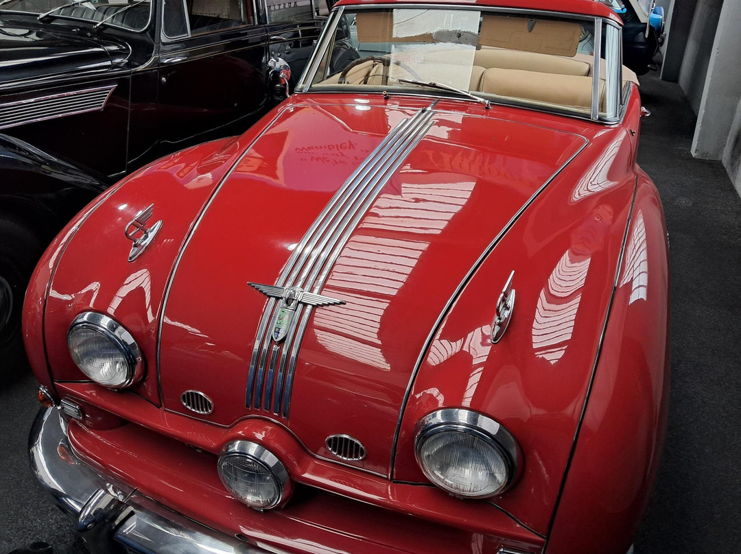 Drive Dad's Car-Ambergate必去景点