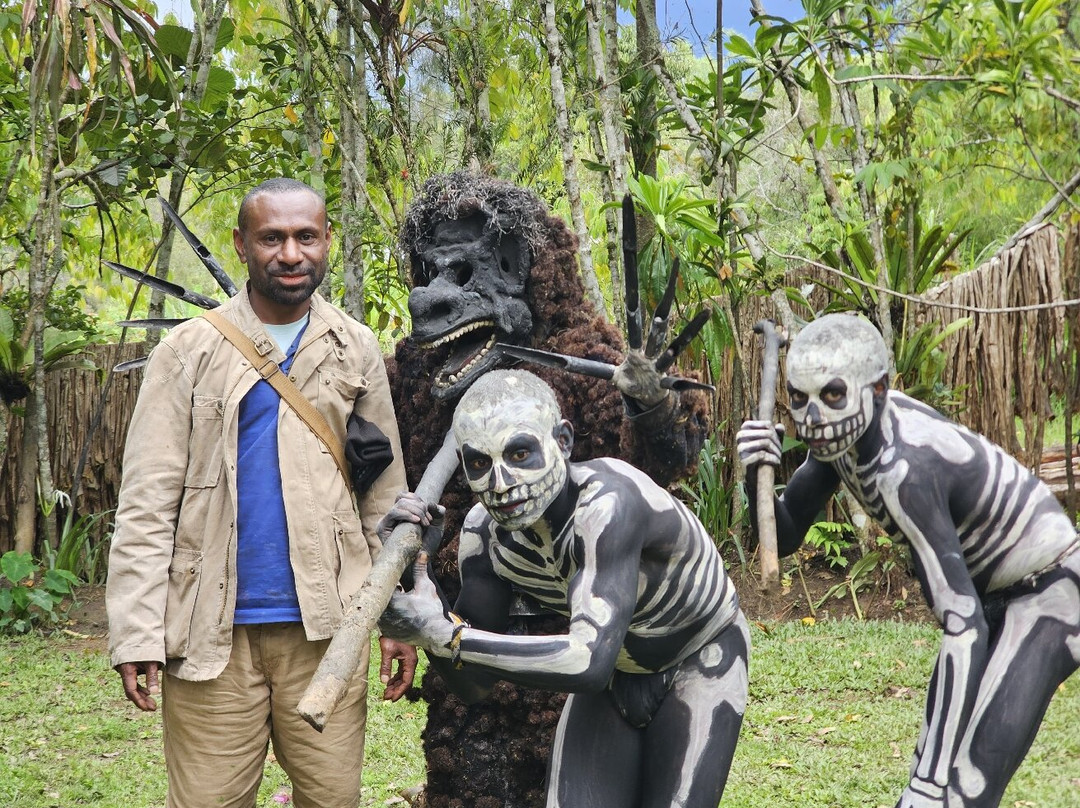 Papau New Guinea Famous Asaro Horosa Mudmen