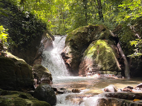 Waterfall Of Ojochal-Ojochal必去景点