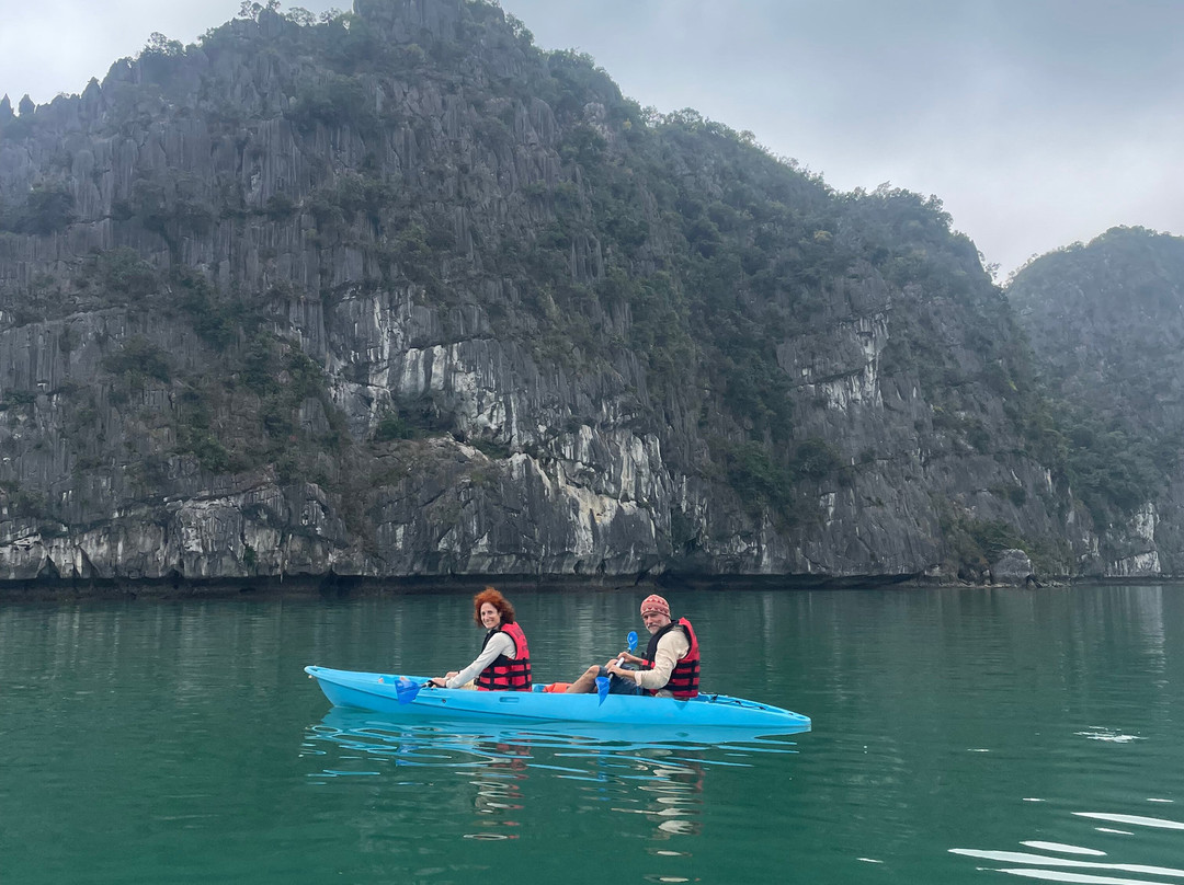 Cat Ba Gem Cruise-卡巴必去景点
