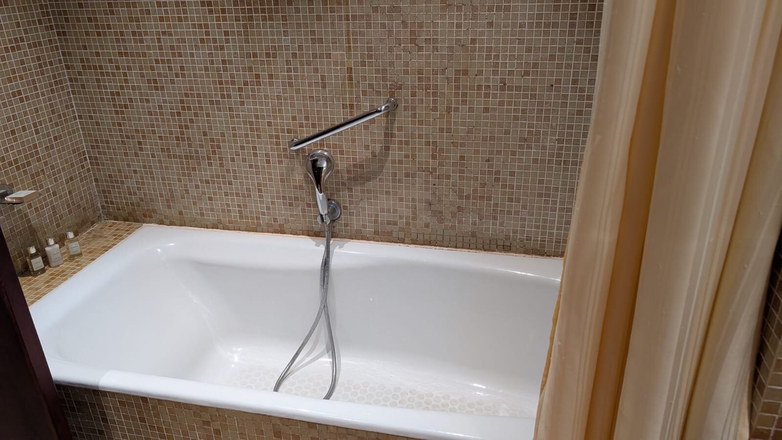 The Leela Ashtamudi, A Raviz Hotel-浴室