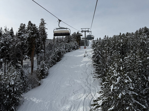 Duja Chalet Ski Center主图