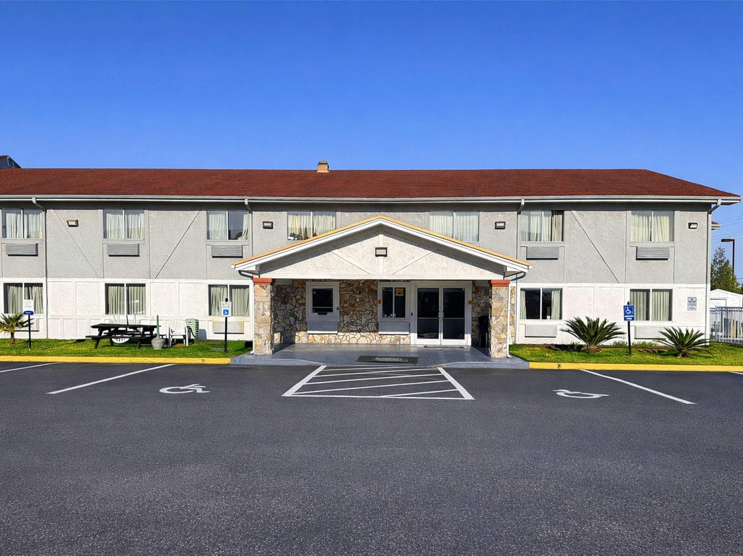 杰克森维尔酒店住宿-Rodeway Inn & Suites Jacksonville Near Camp Lejeune