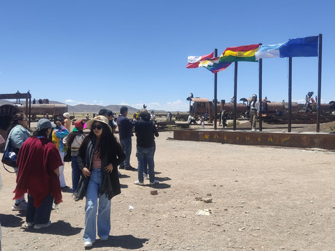 Andes Salt Expeditions Tour Operator-乌尤尼必去景点