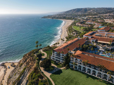 尼古湖丽思卡尔顿酒店