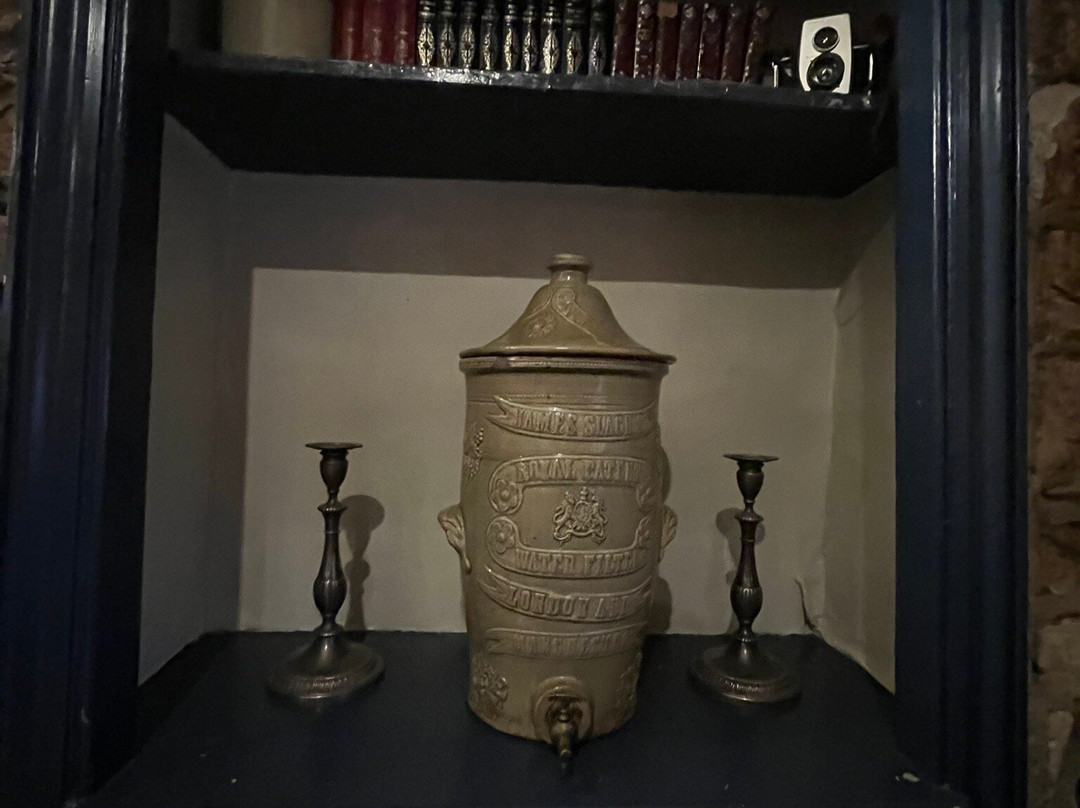 塔尔博特民宿旅店主图