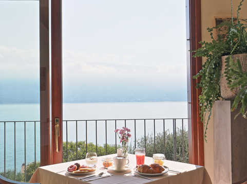 美恩德罗酒店 - 湖景主图