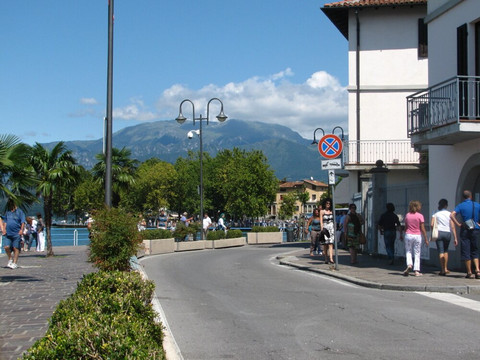 Lungolago di Sarnico-Sarnico必去景点