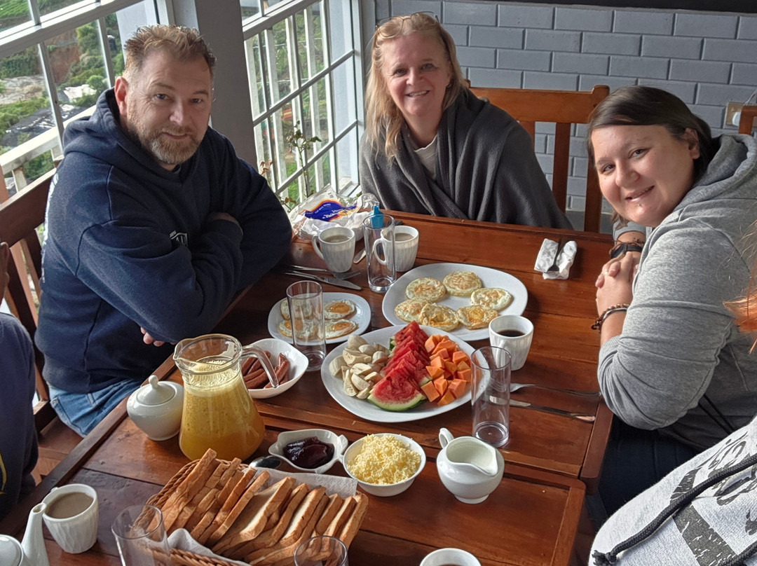 Chauffeur Guide Francophone au Sri Lanka 🇱🇰 (Yohan) Sense Of Lanka Travel-康提必去景点