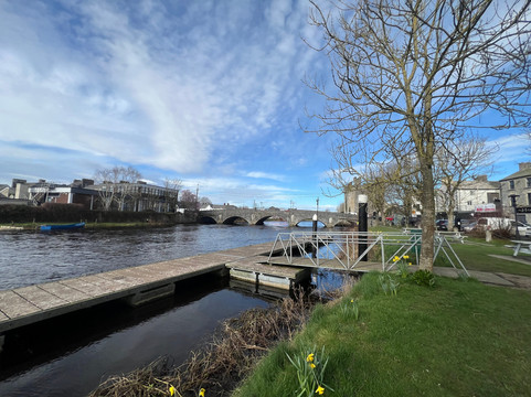 Whites Castle & Crom-a Boo Bridge-Athy必去景点