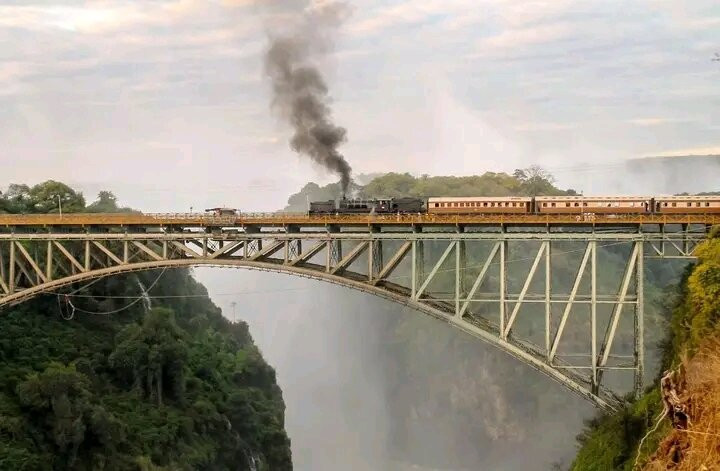 Victoria Falls-李文斯顿必去景点