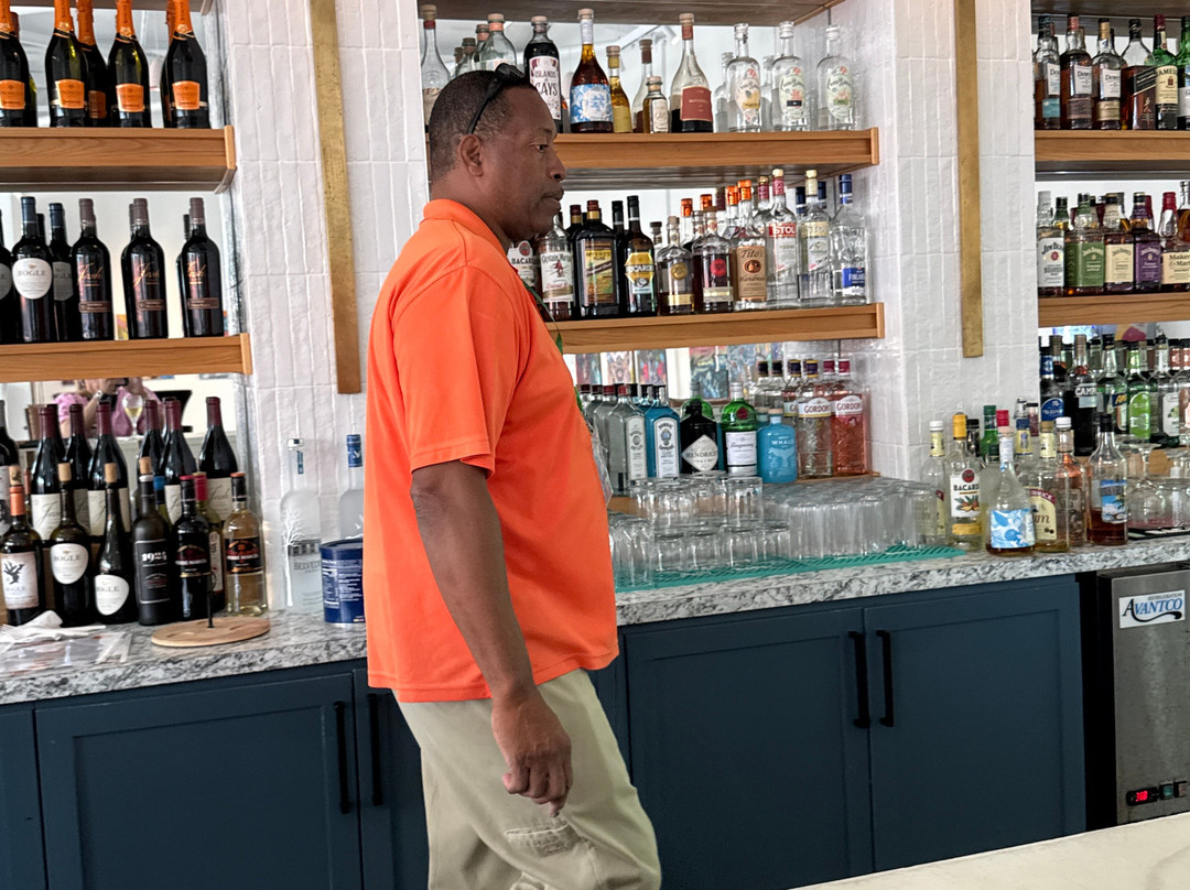 The Gallery & Wine Bar-拿骚必去景点