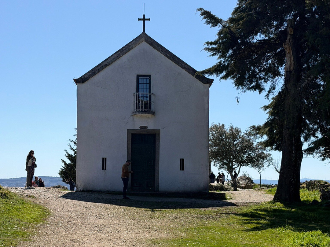 Capela De Santa Bárbara e São Leonardo-Galafura必去景点