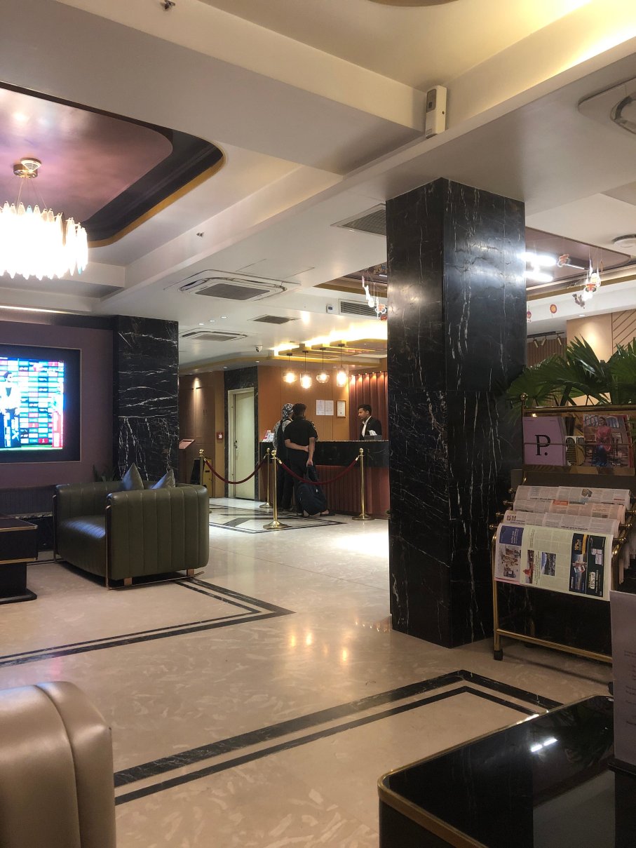 达卡扎比尔酒店-旅行者