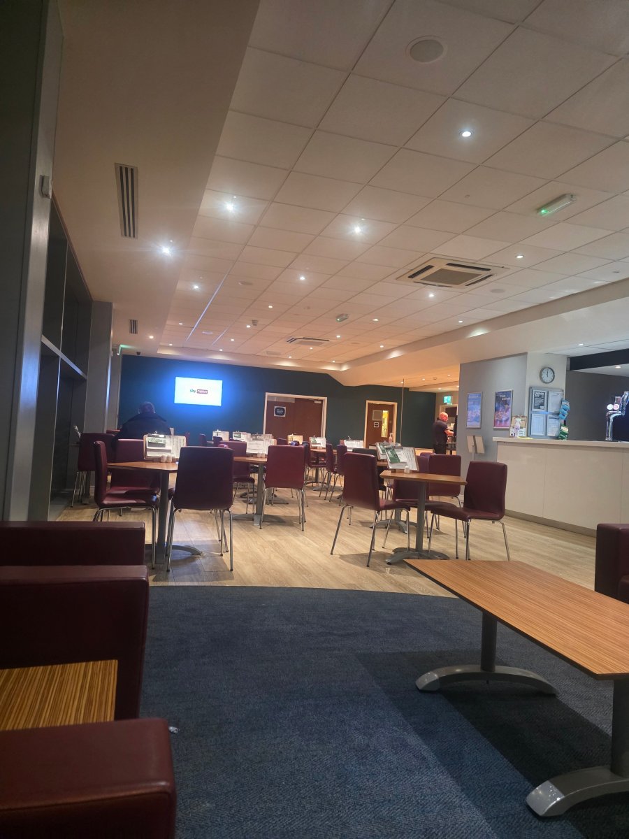 利物浦约翰列侬机场旅客之家酒店-旅行者