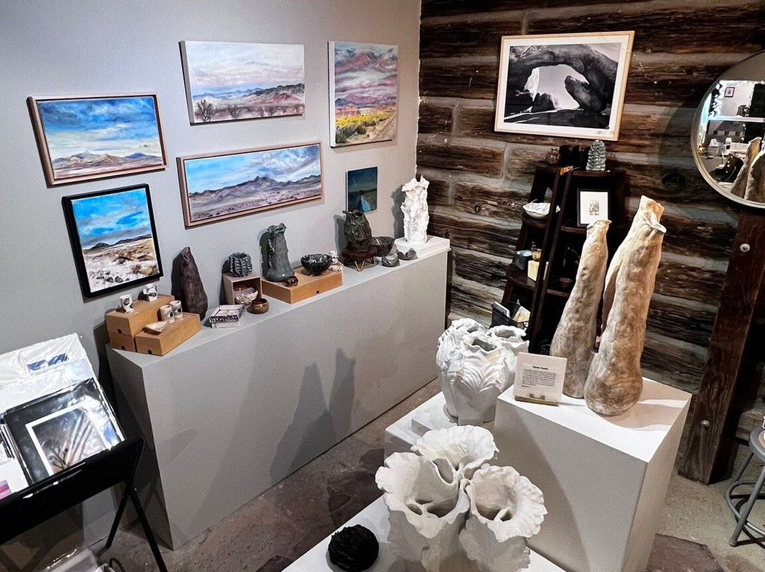 Desert Basin Gallery llc-Pioneertown必去景点