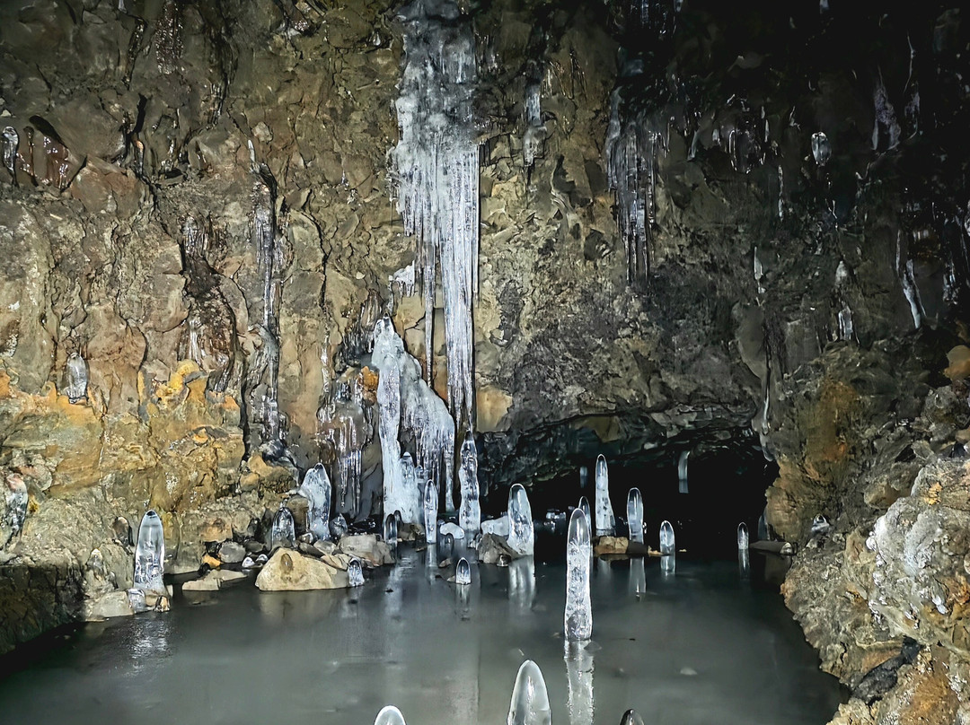 Lofthellir Lava Cave-米湖必去景点