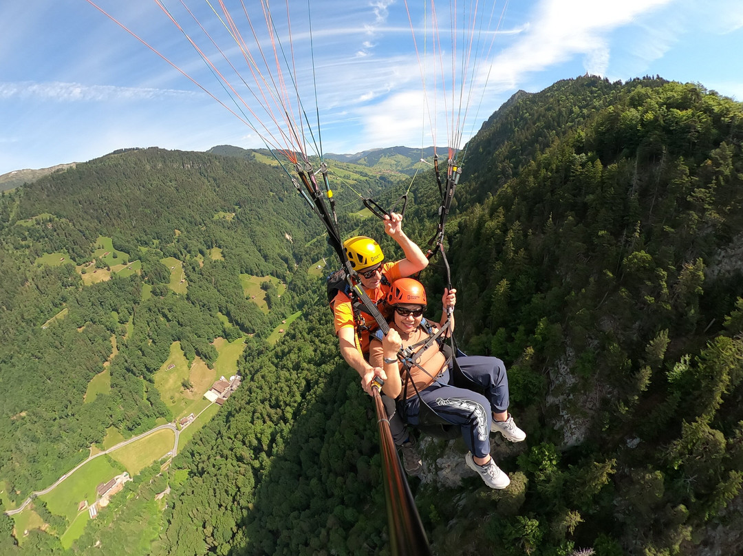 Twin Paragliding-马滕必去景点