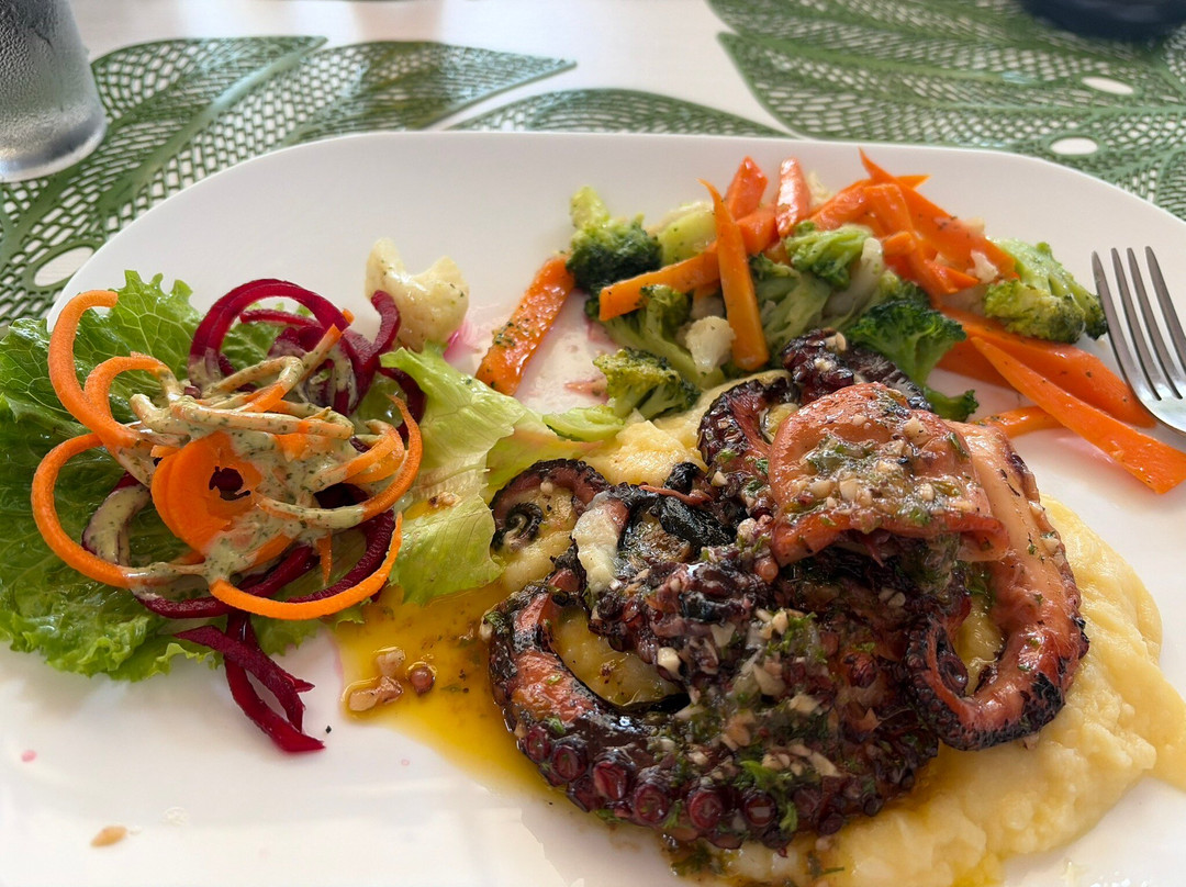 Tiki’s Seafood Monteverde