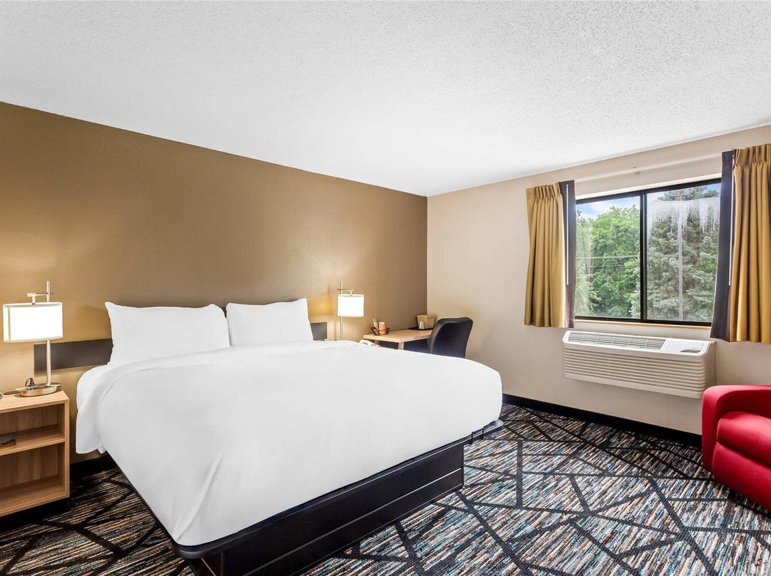 Quality Inn & Suites Howe - Sturgis