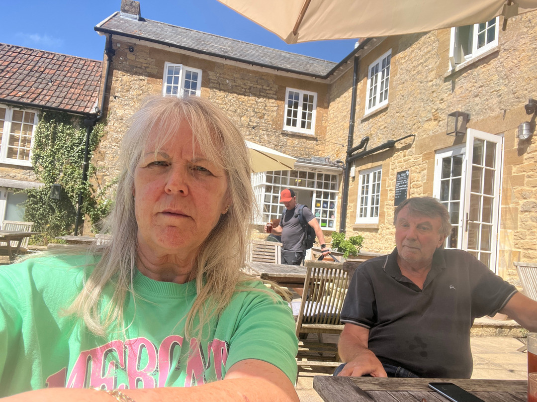 The Queens Arms Pub-Corton Denham必去景点