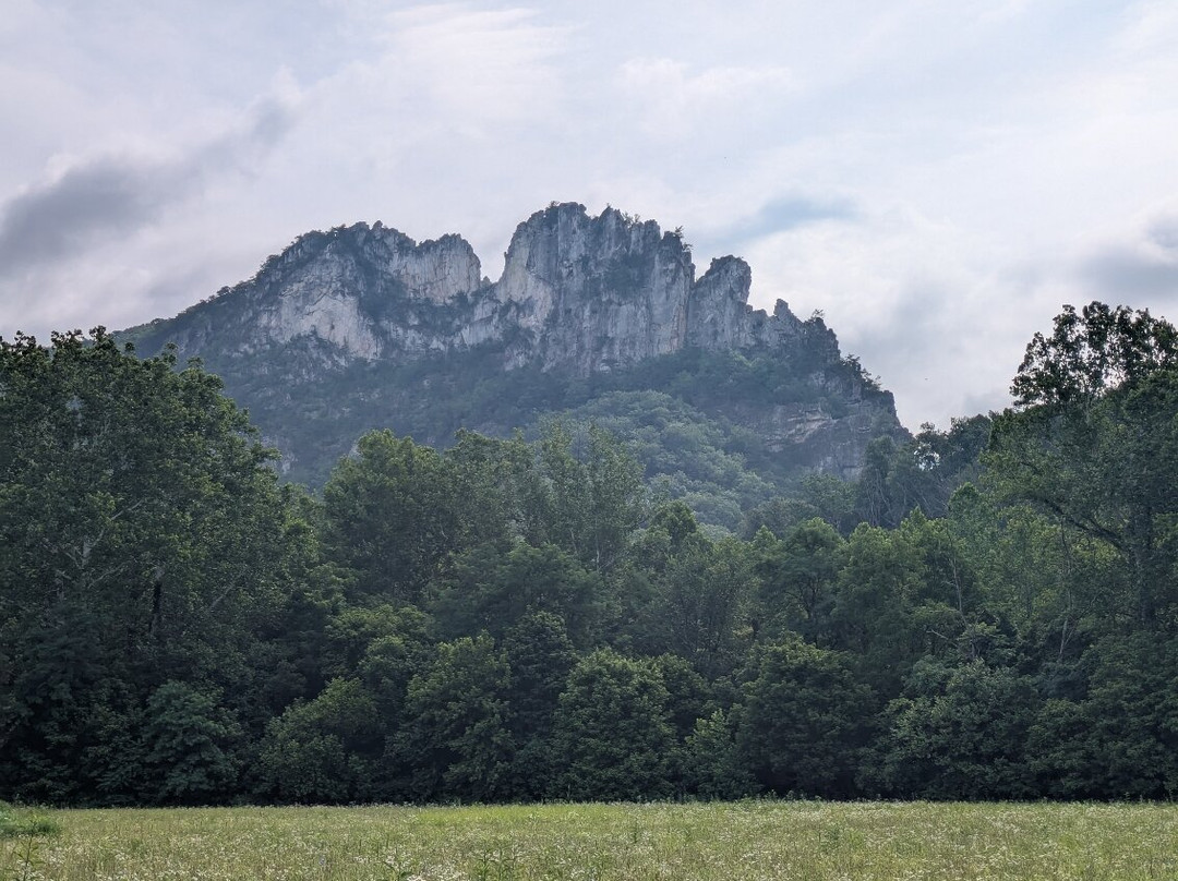 Seneca Rocks Observation Platform-Seneca Rocks必去景点