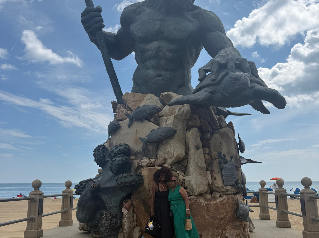 King Neptune Statue on the Boardwalk-弗吉尼亚海滩必去景点