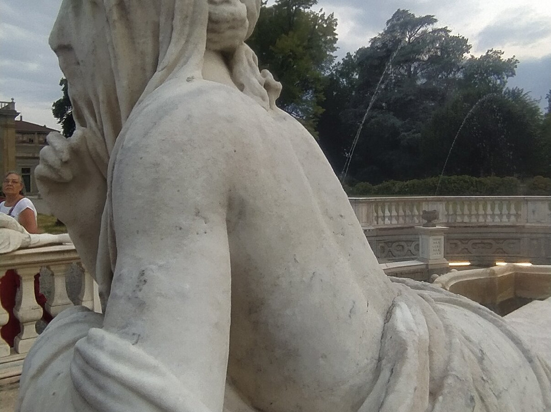 Villa Visconti Borromeo Litta-拉伊纳泰必去景点