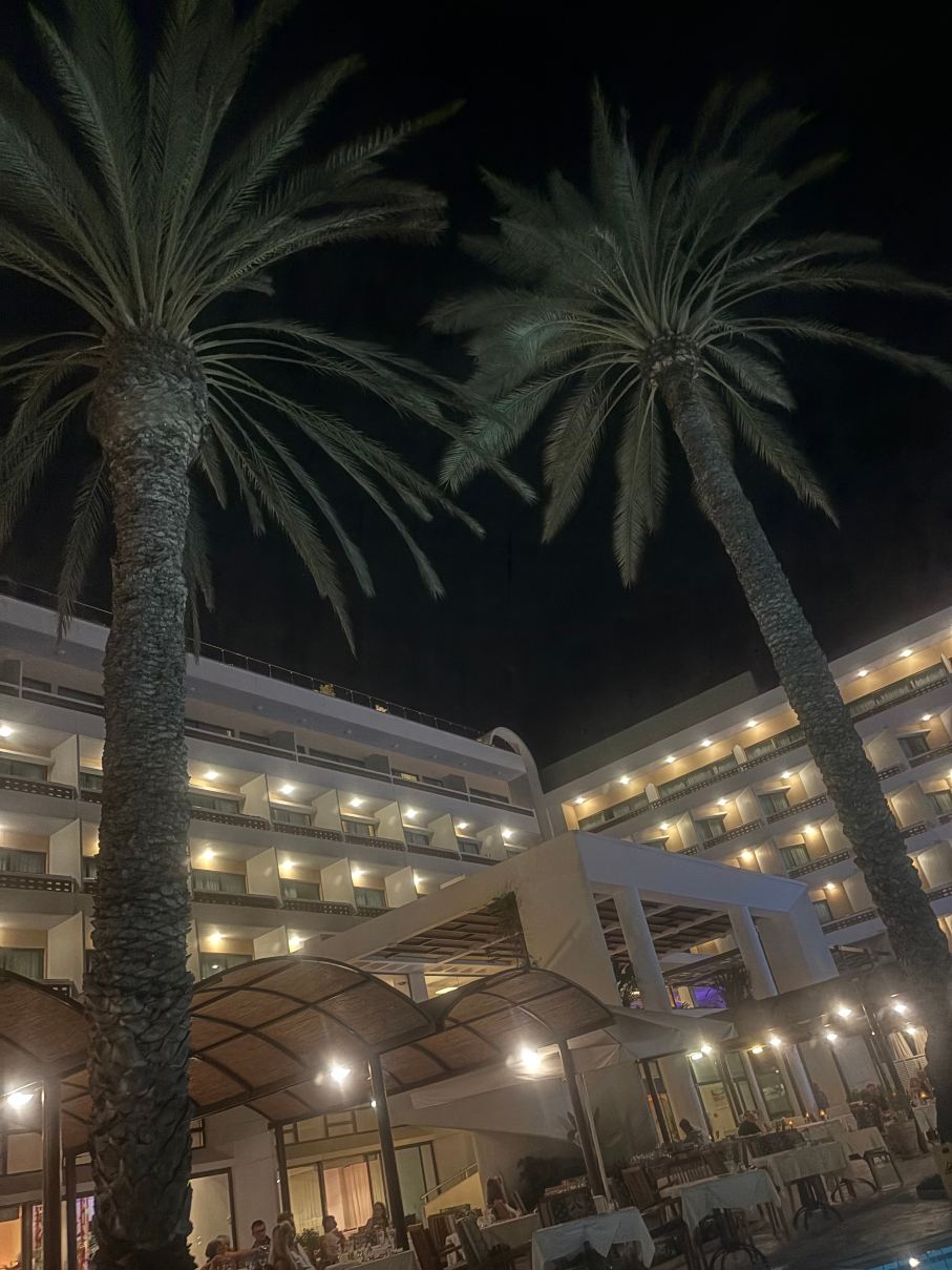 Constantinou Bros Pioneer Beach Hotel-泳池