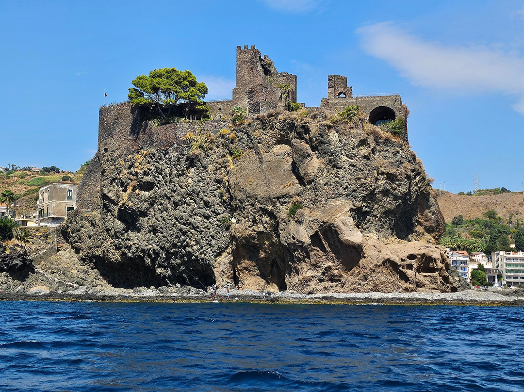 Afrodite Boat Excursions-Pozzillo必去景点