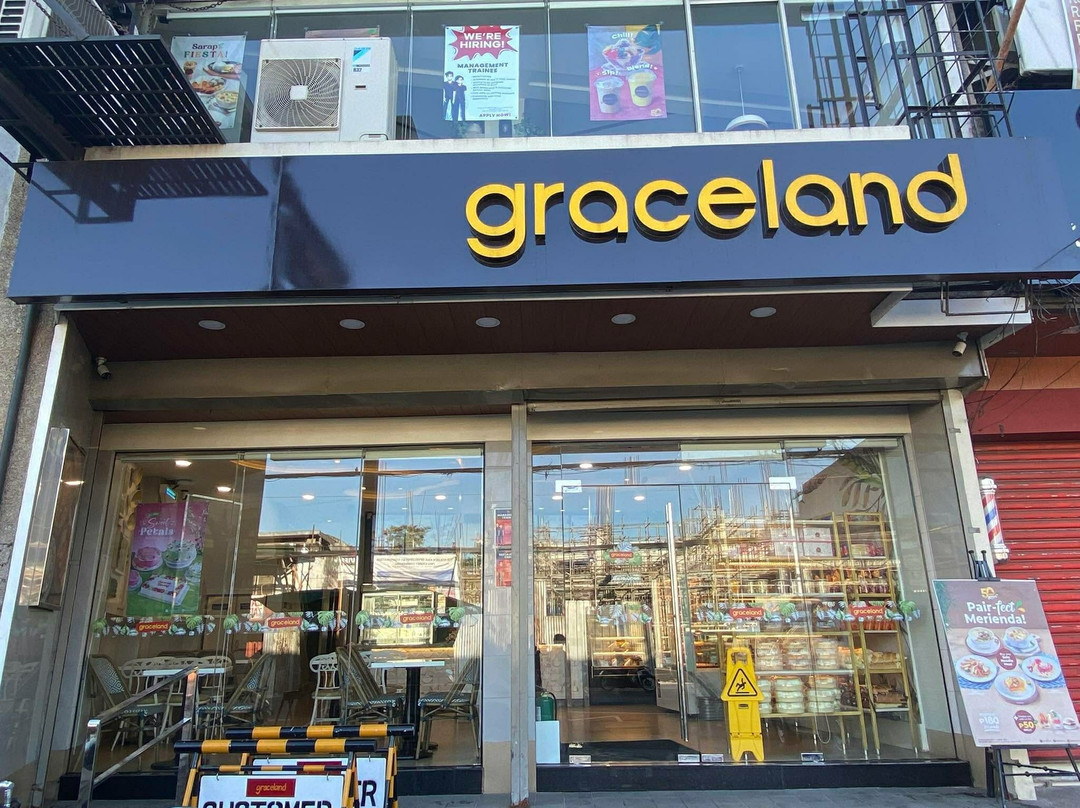 Graceland Pili