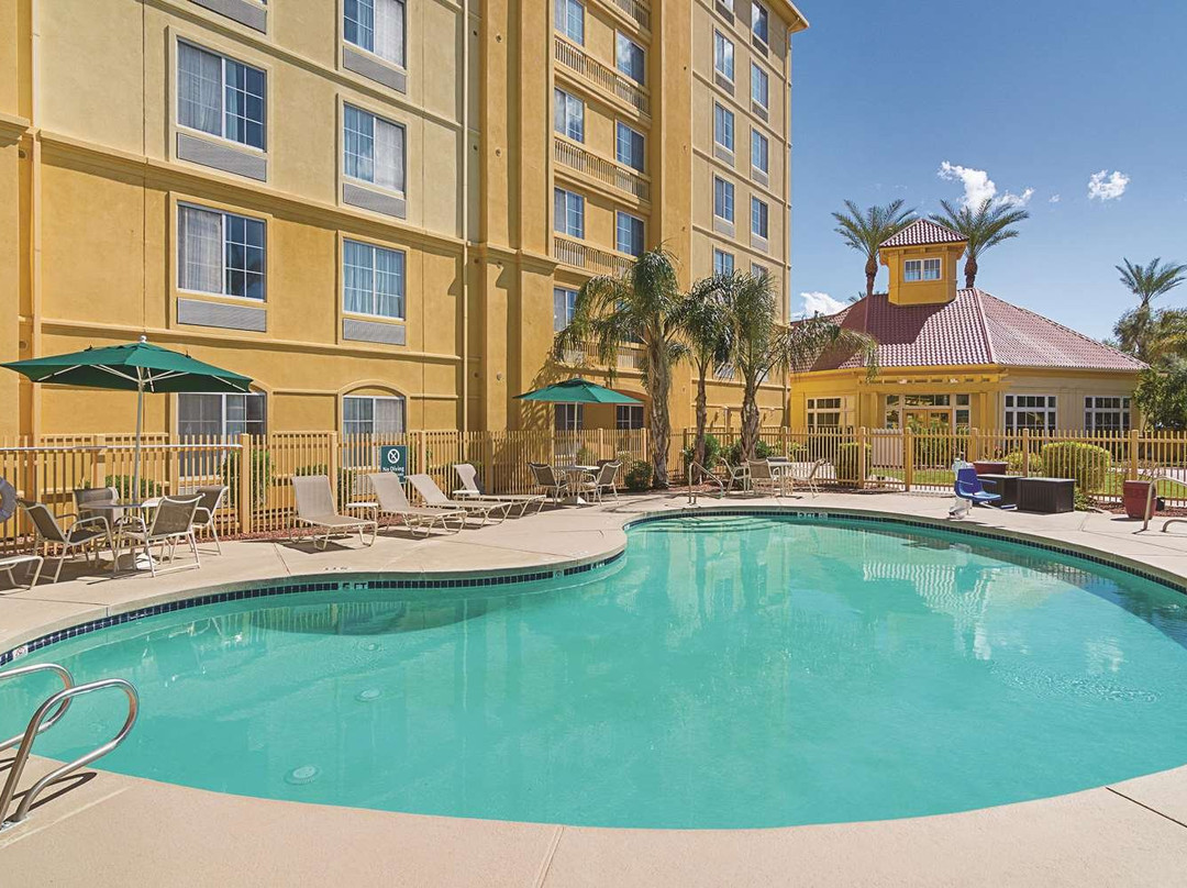 La Quinta Inn & Suites by Wyndham Phoenix Mesa West主图