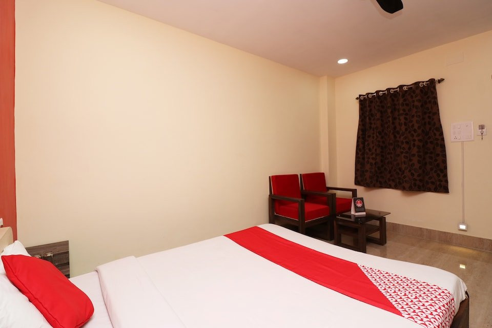 Capital O 30076 Baine Holidays