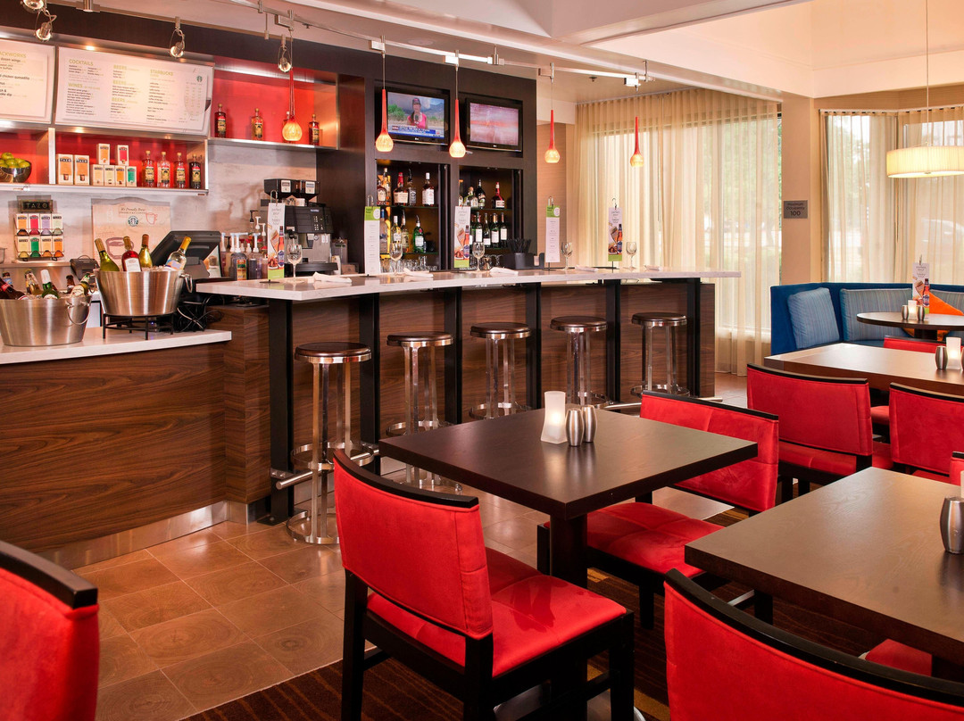 蓝道佛山新卡罗尔顿万怡酒店主图